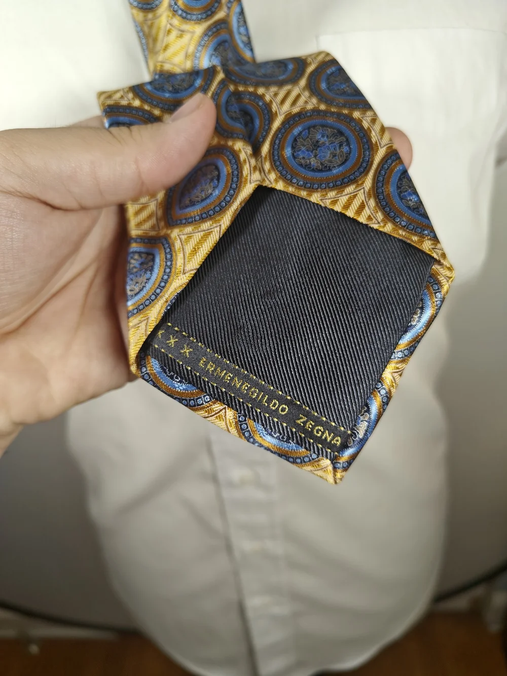 Ermenegildo Zegna Gold Yellow Blue Medallion 100% Silk Tie Made in Italy